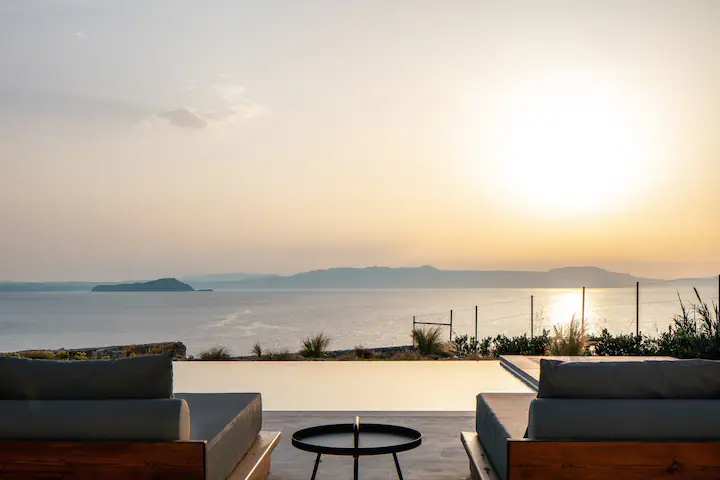 Oceanfront villa with unobstracted sea vistas